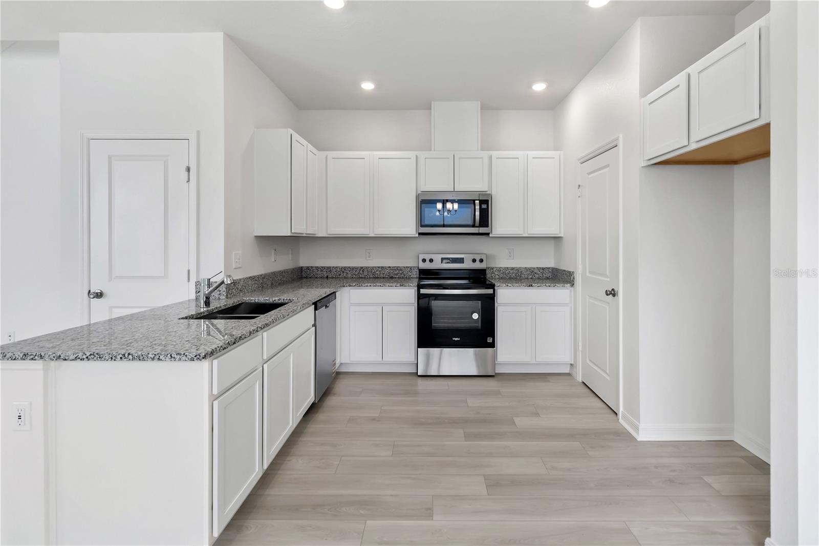 Casas a venda 2 - Jen Dantas 9588 WESTSIDE HILLS DRIVE