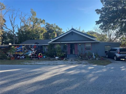 Photo of 409 S Bay Avenue, Sanford, FL 32771 (MLS # O6366814)