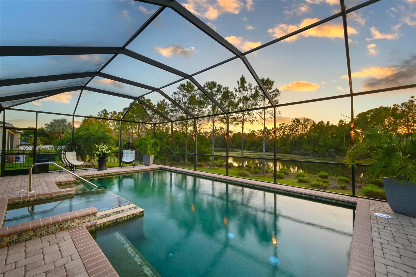 MCKINLEY OAKS - Residential