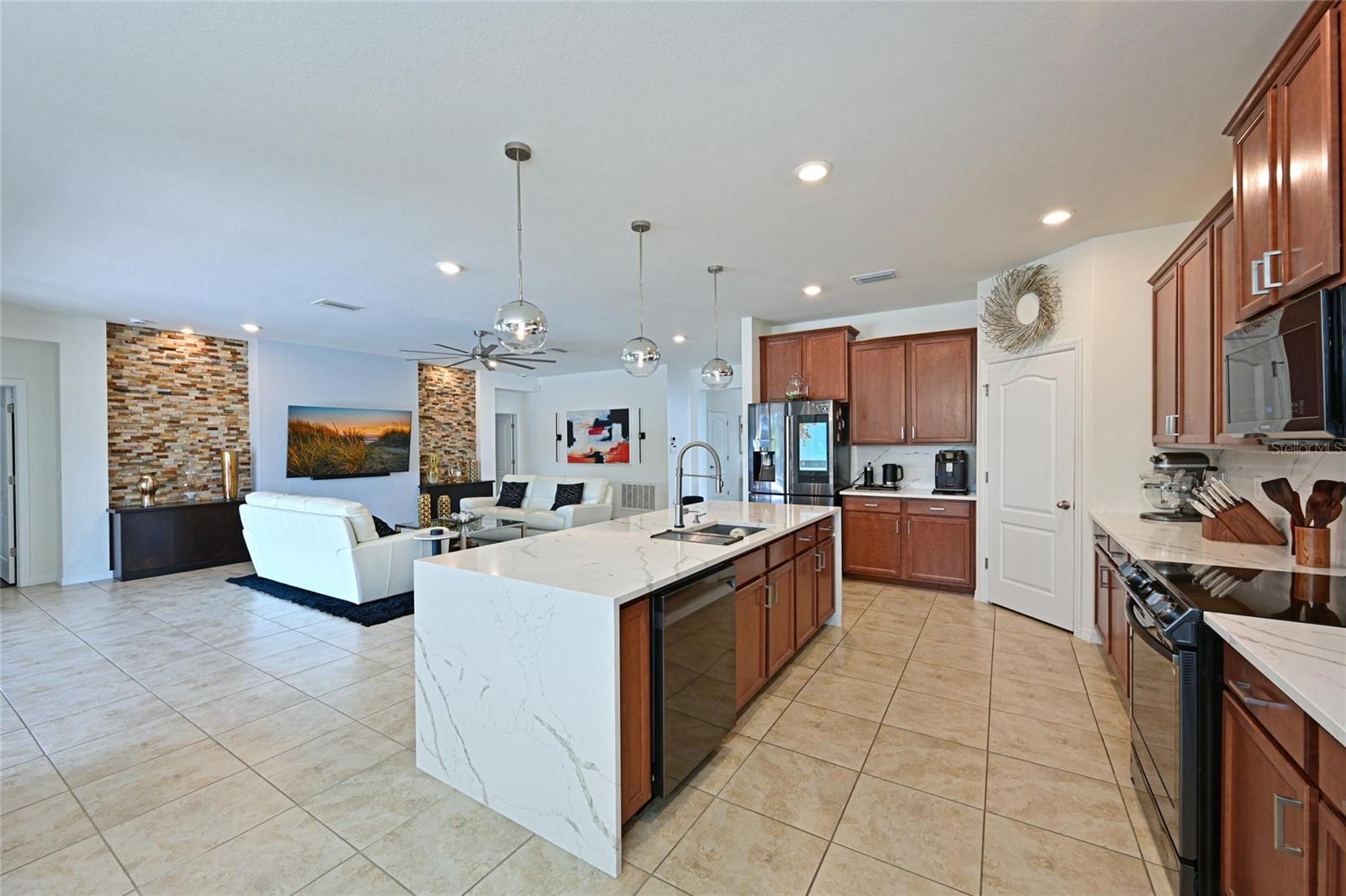 MCKINLEY OAKS - Residential