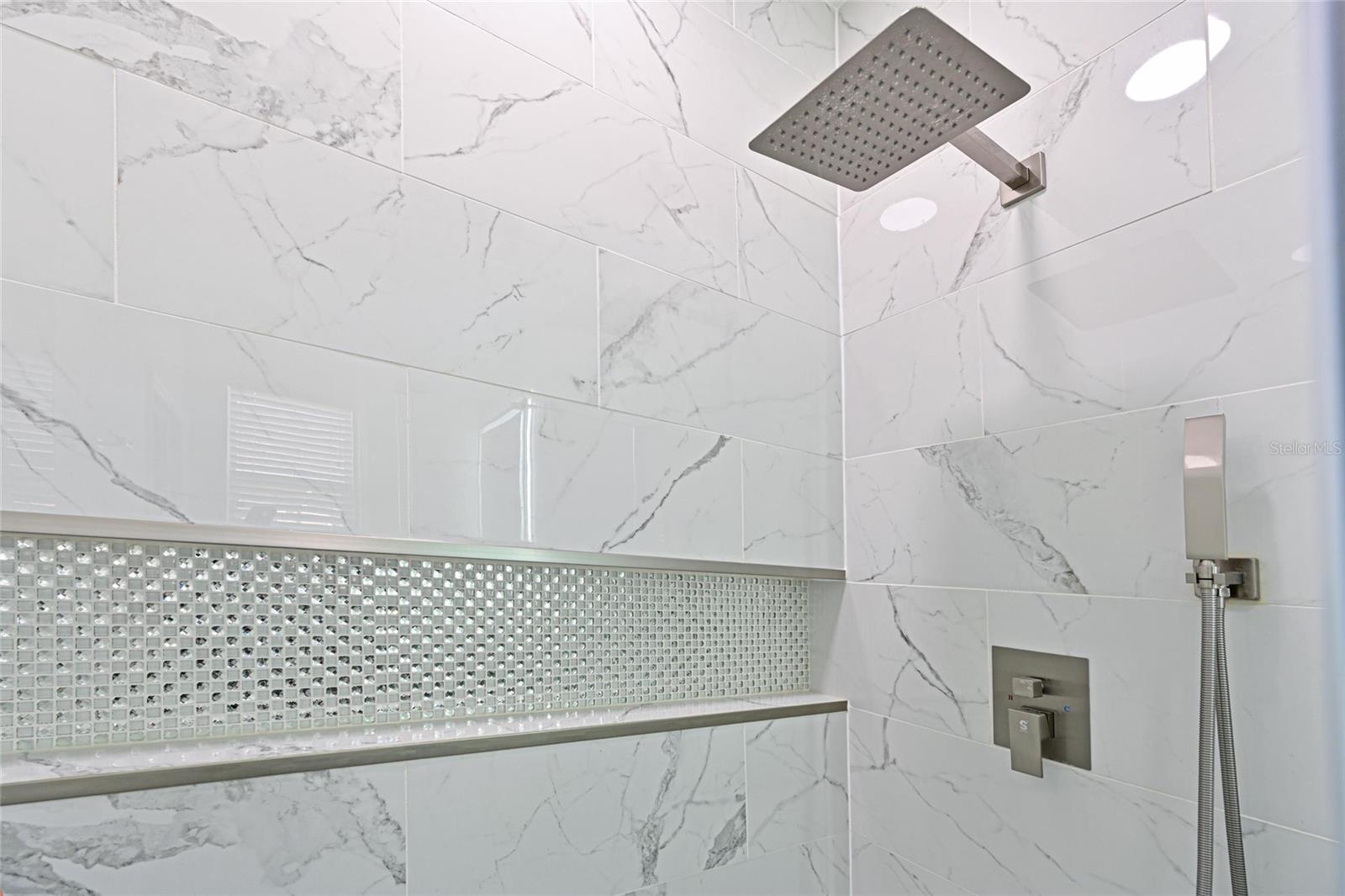 MCKINLEY OAKS - Residential