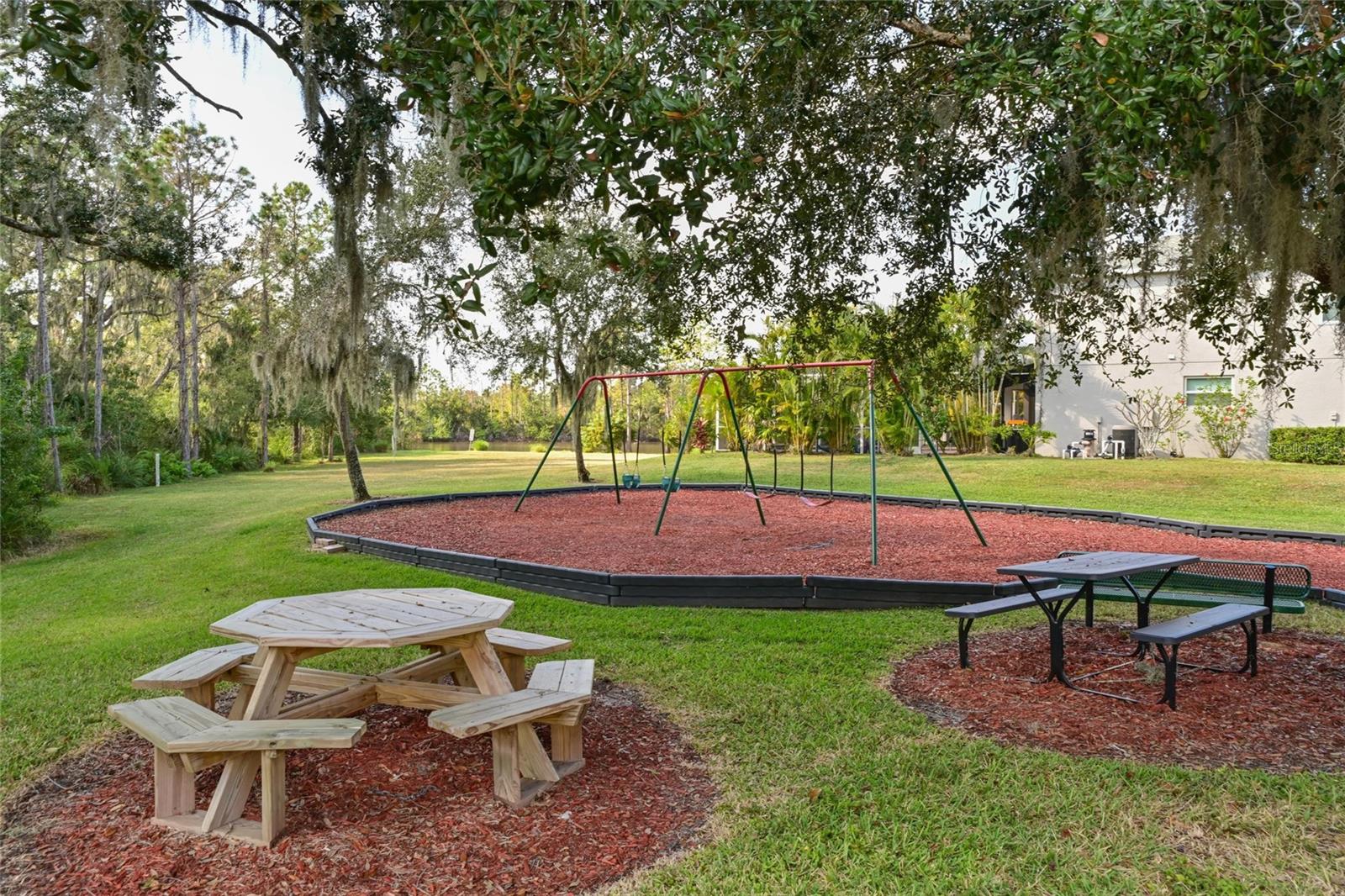 MCKINLEY OAKS - Residential