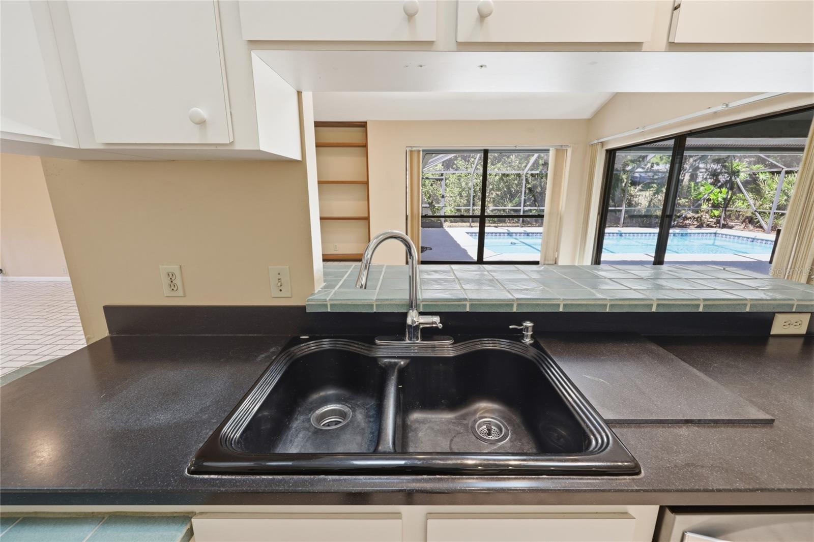 RAINTREE - Residential