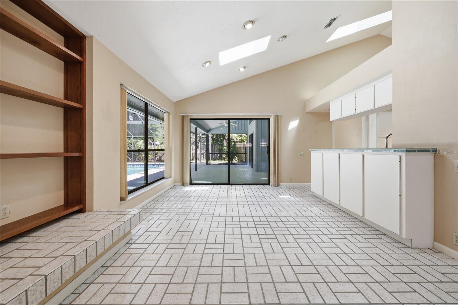 RAINTREE - Residential