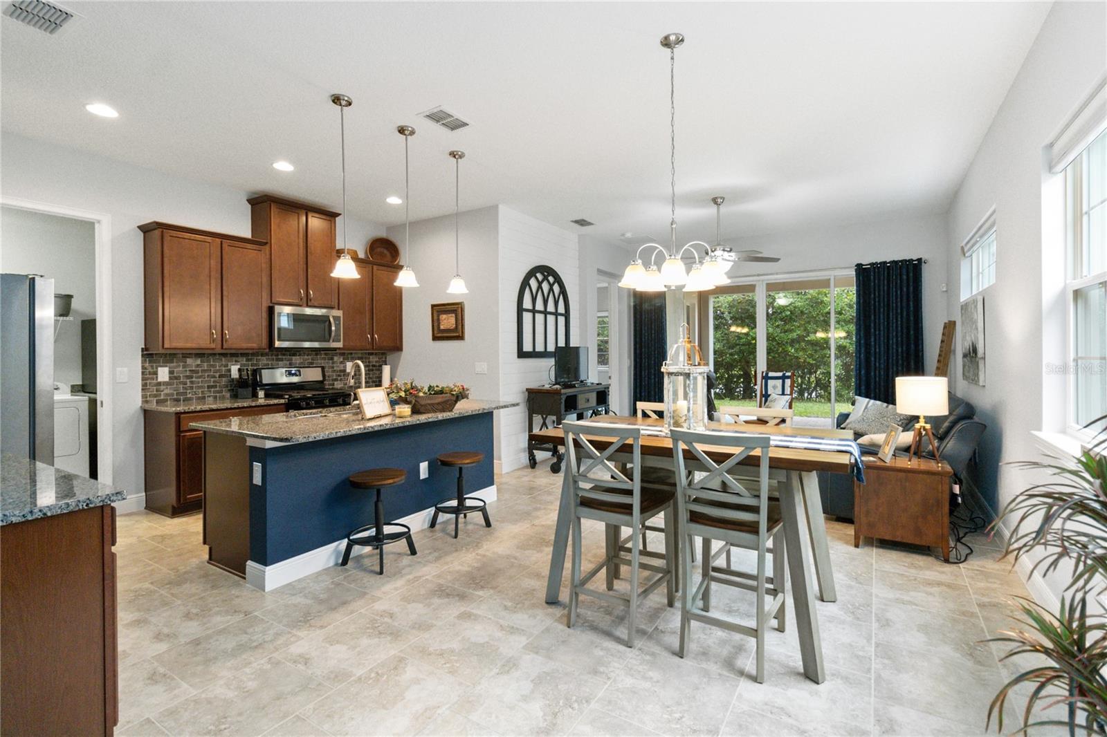 NORTHWEST LAKESIDE GRVS PH 1 - Residential