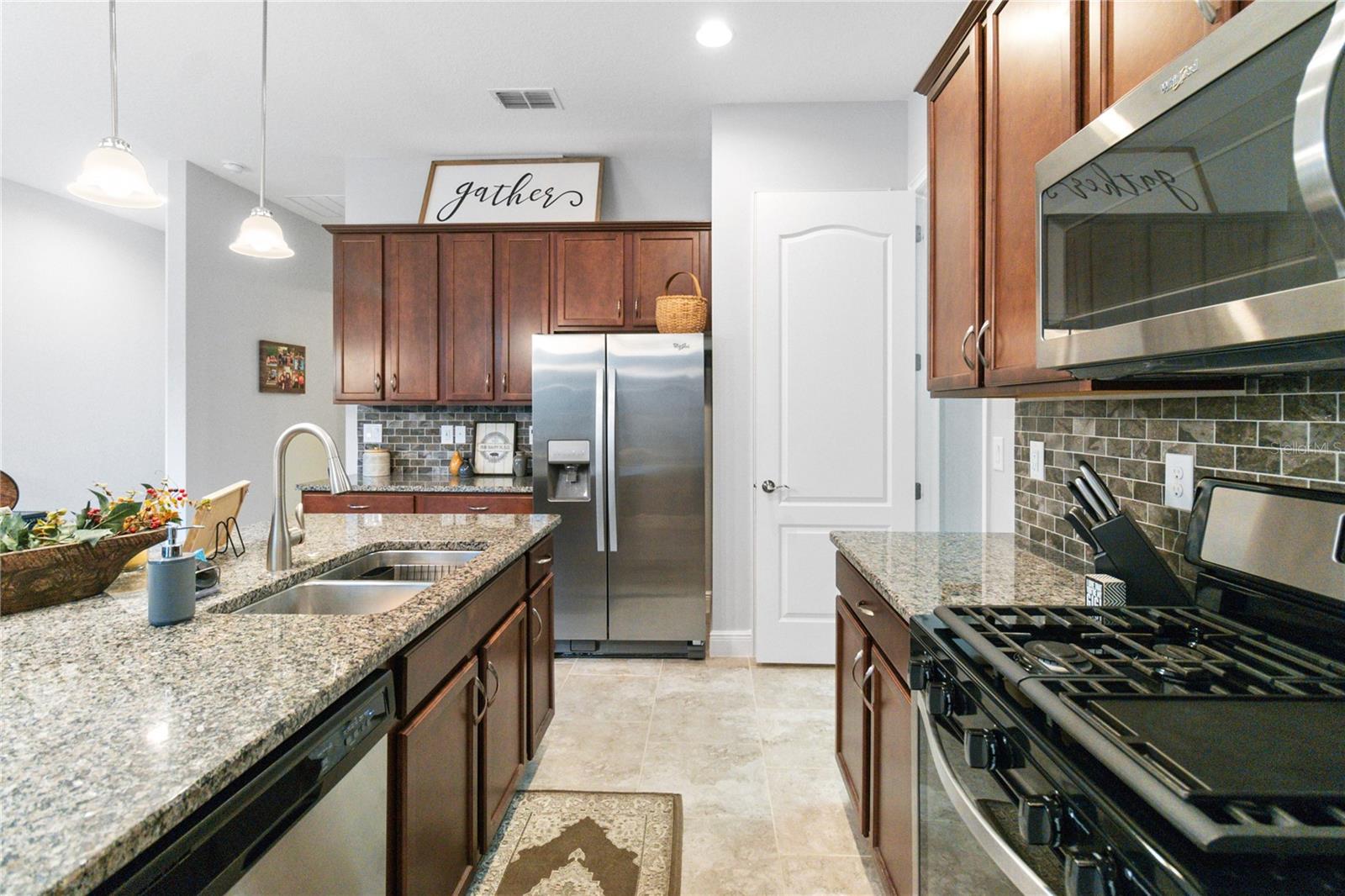 NORTHWEST LAKESIDE GRVS PH 1 - Residential