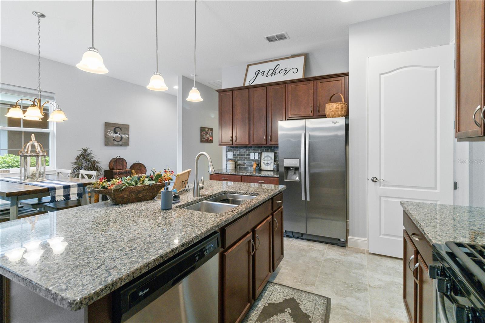 NORTHWEST LAKESIDE GRVS PH 1 - Residential