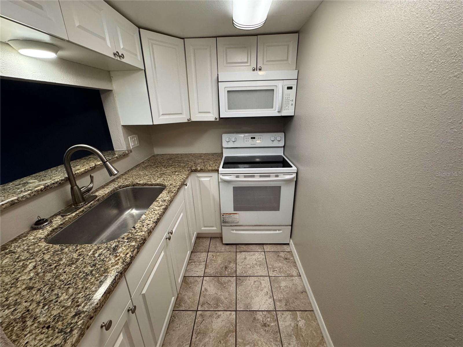 WATERSIDE CONDO I - Residential