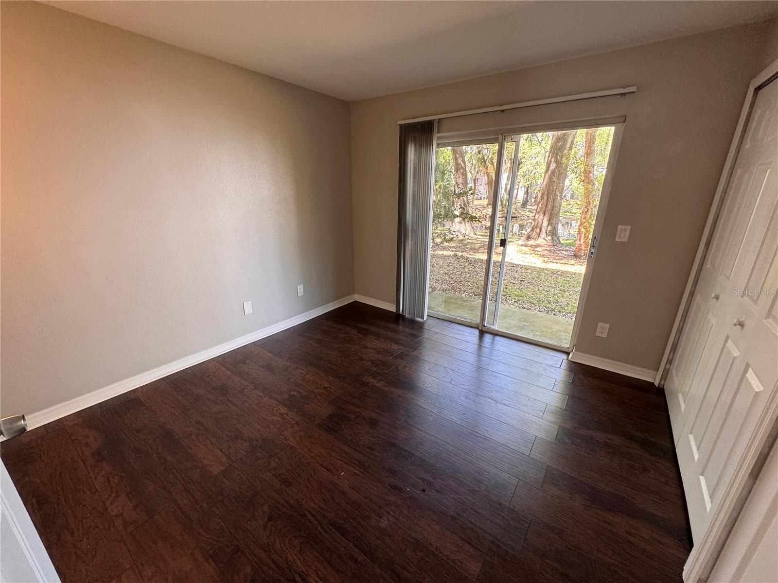 WATERSIDE CONDO I - Residential