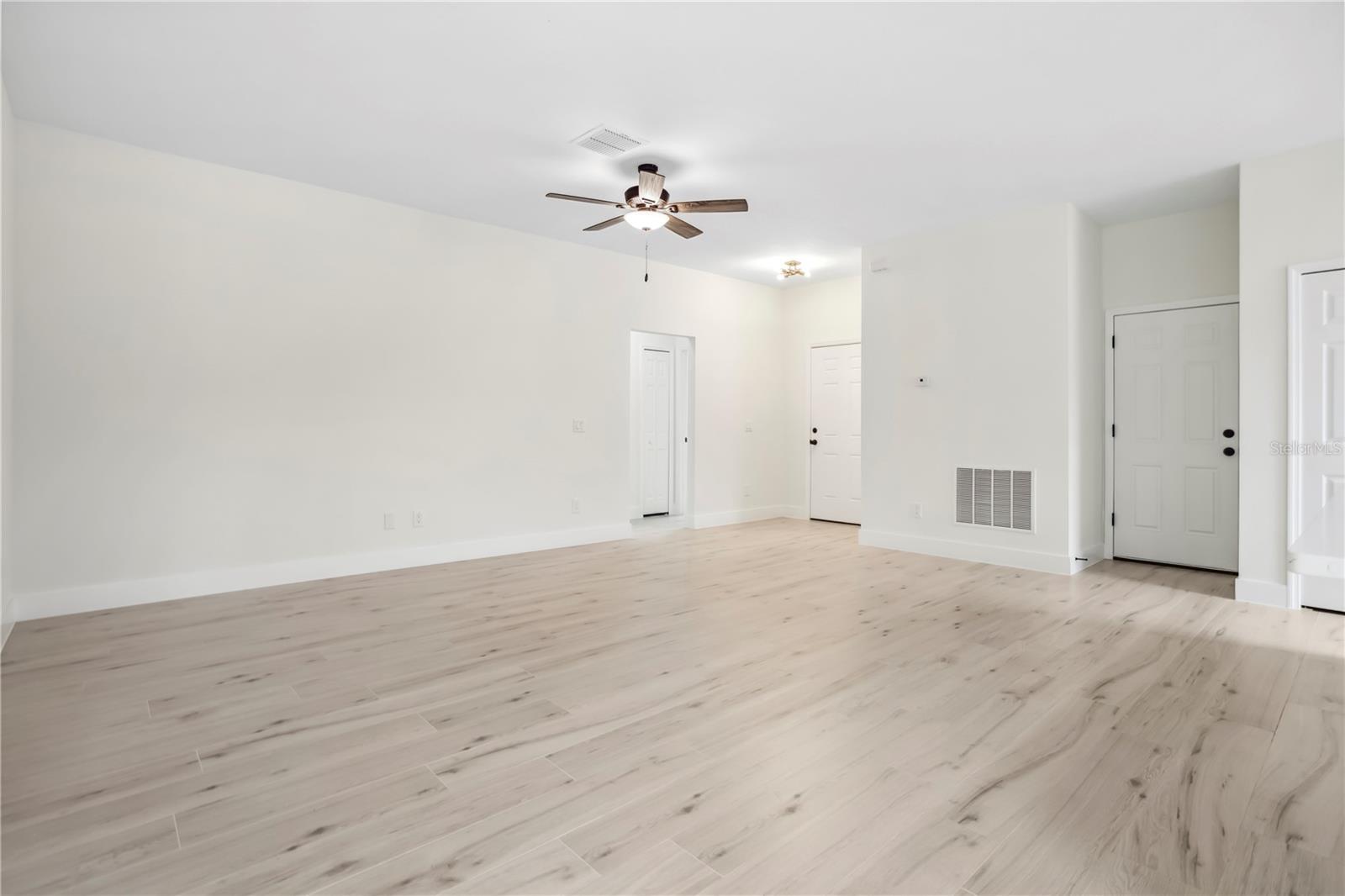 833 S HANCOCK DRIVE