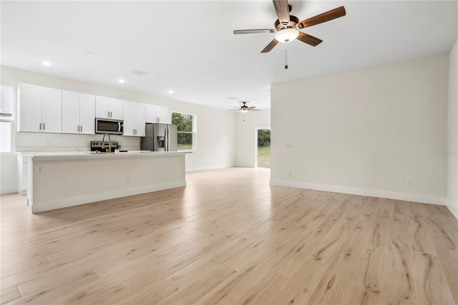 833 S HANCOCK DRIVE