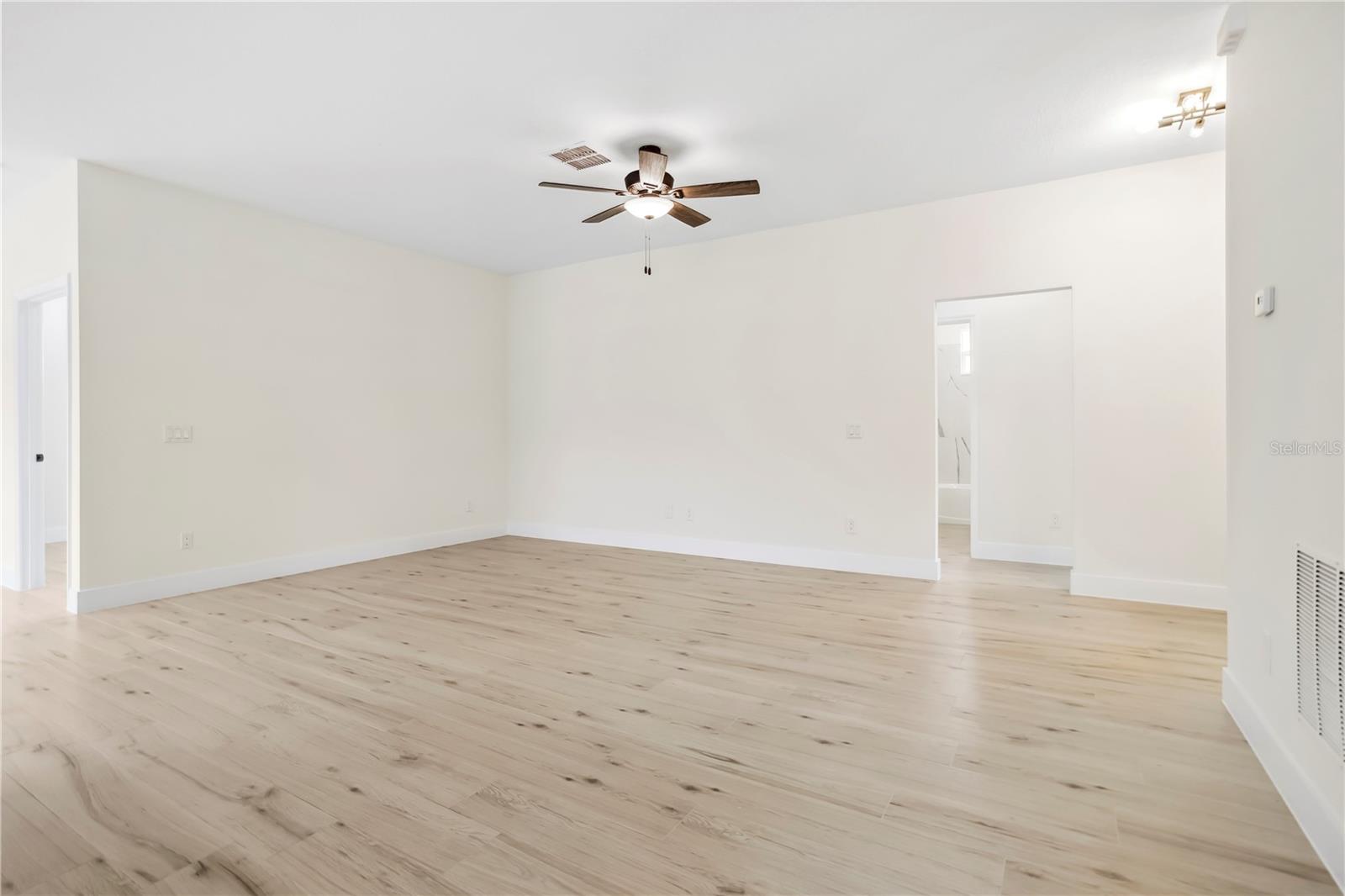833 S HANCOCK DRIVE