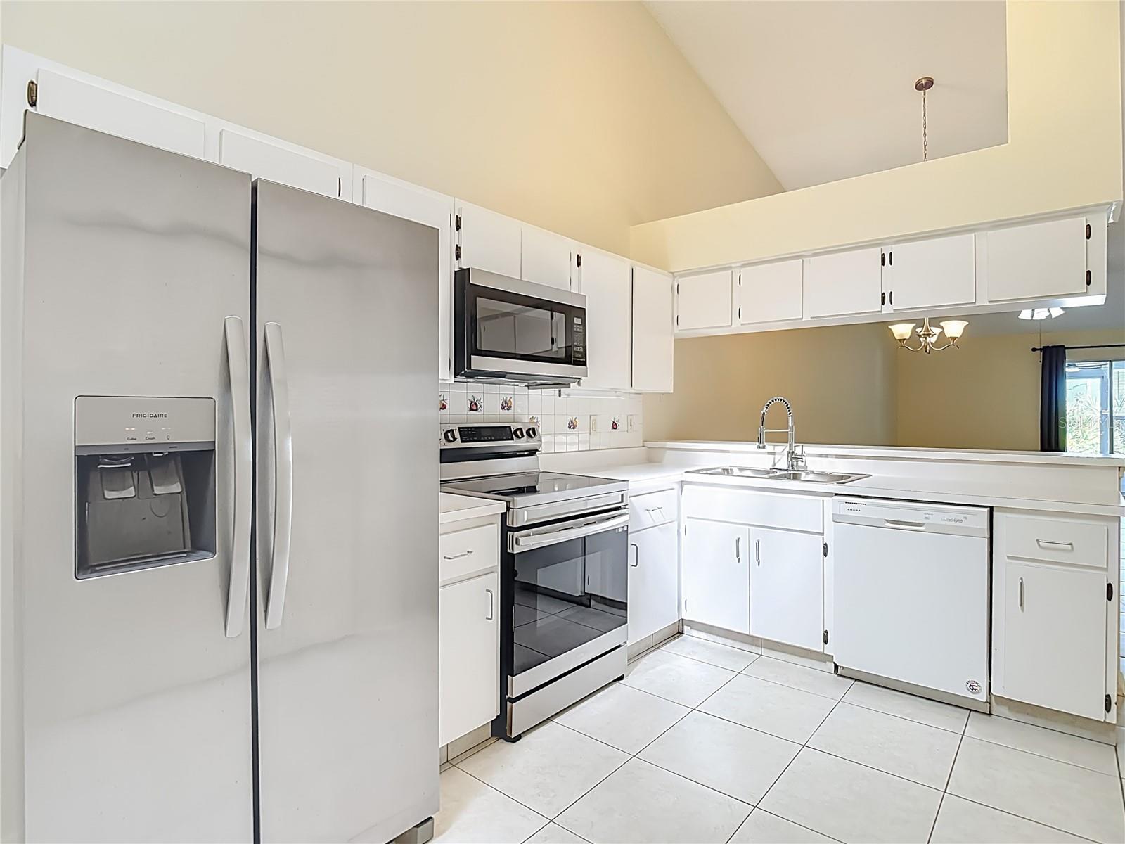 39650 US HIGHWAY 19 N 834