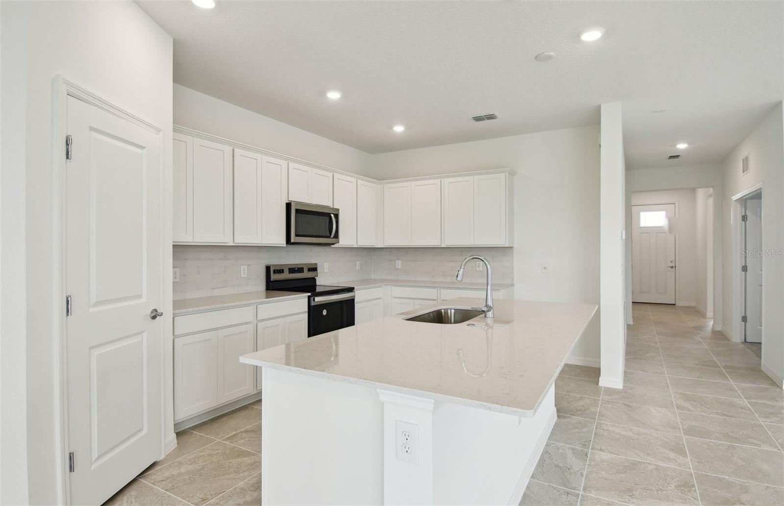 1245 LAKERIDGE WAY
