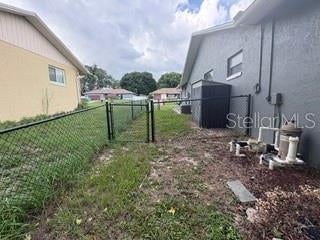 216 W GOLDENTUFT COURT