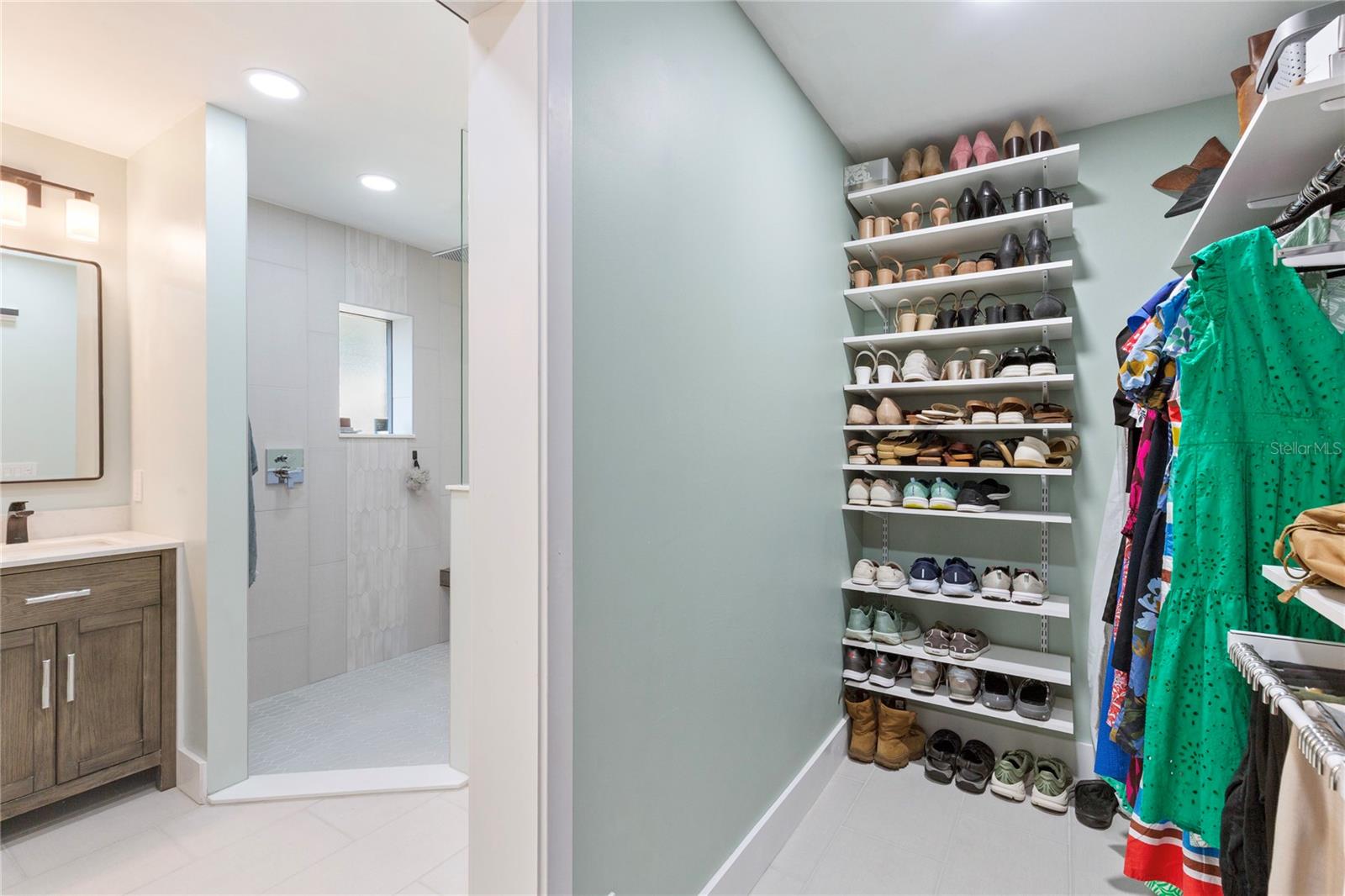 CHELSEA WOODS - Residential Lease