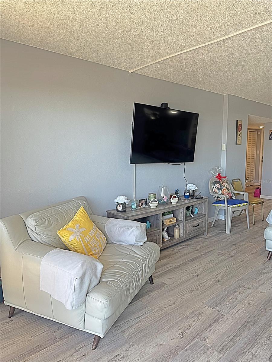 STARBOARD TOWER - Residential Lease