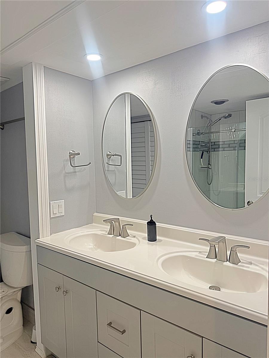 STARBOARD TOWER - Residential Lease