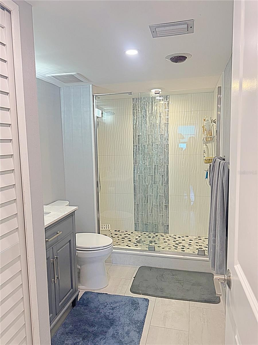 STARBOARD TOWER - Residential Lease