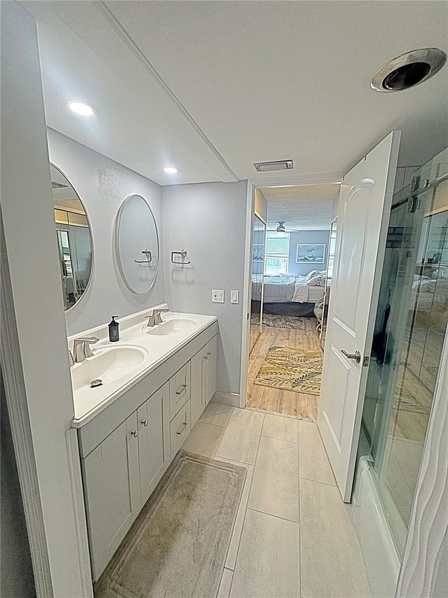 STARBOARD TOWER - Residential Lease