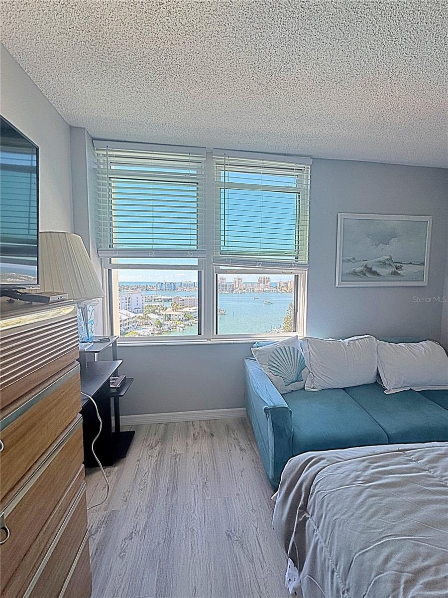 STARBOARD TOWER - Residential Lease