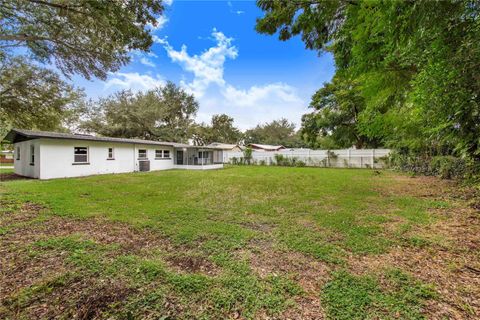 A home in LAKELAND