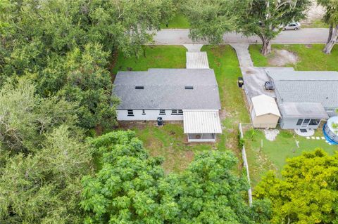 A home in LAKELAND