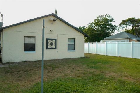 A home in SAINT CLOUD