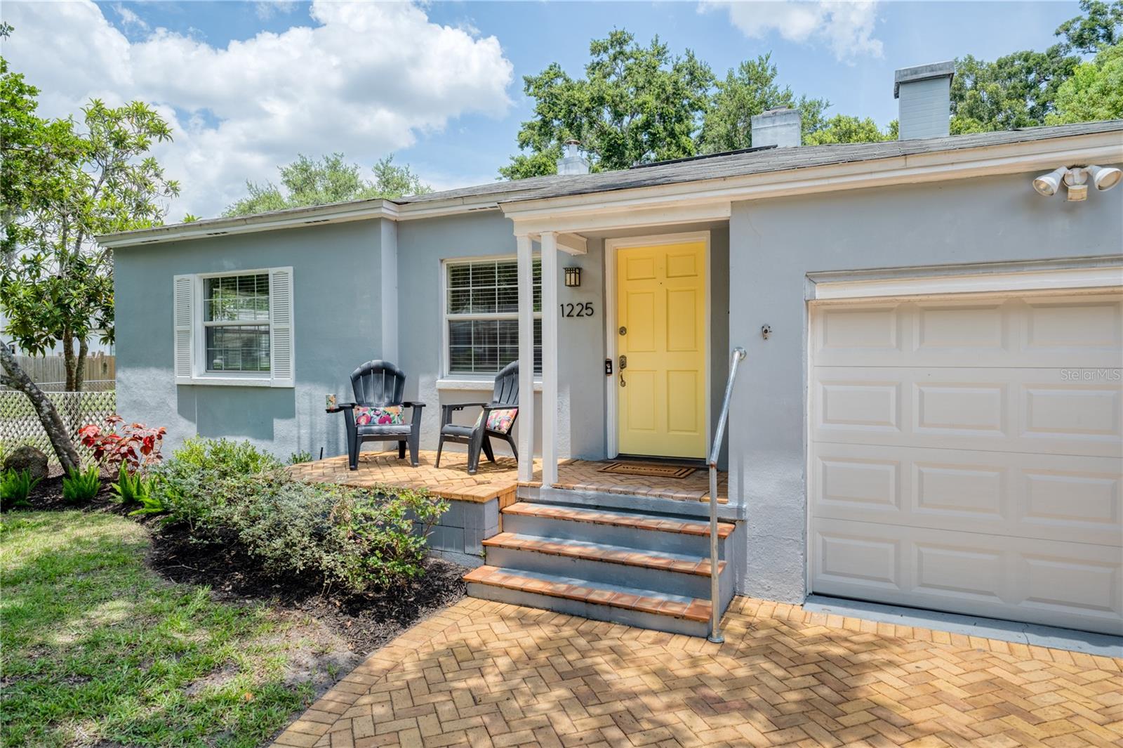 1225 GOLFVIEW STREET