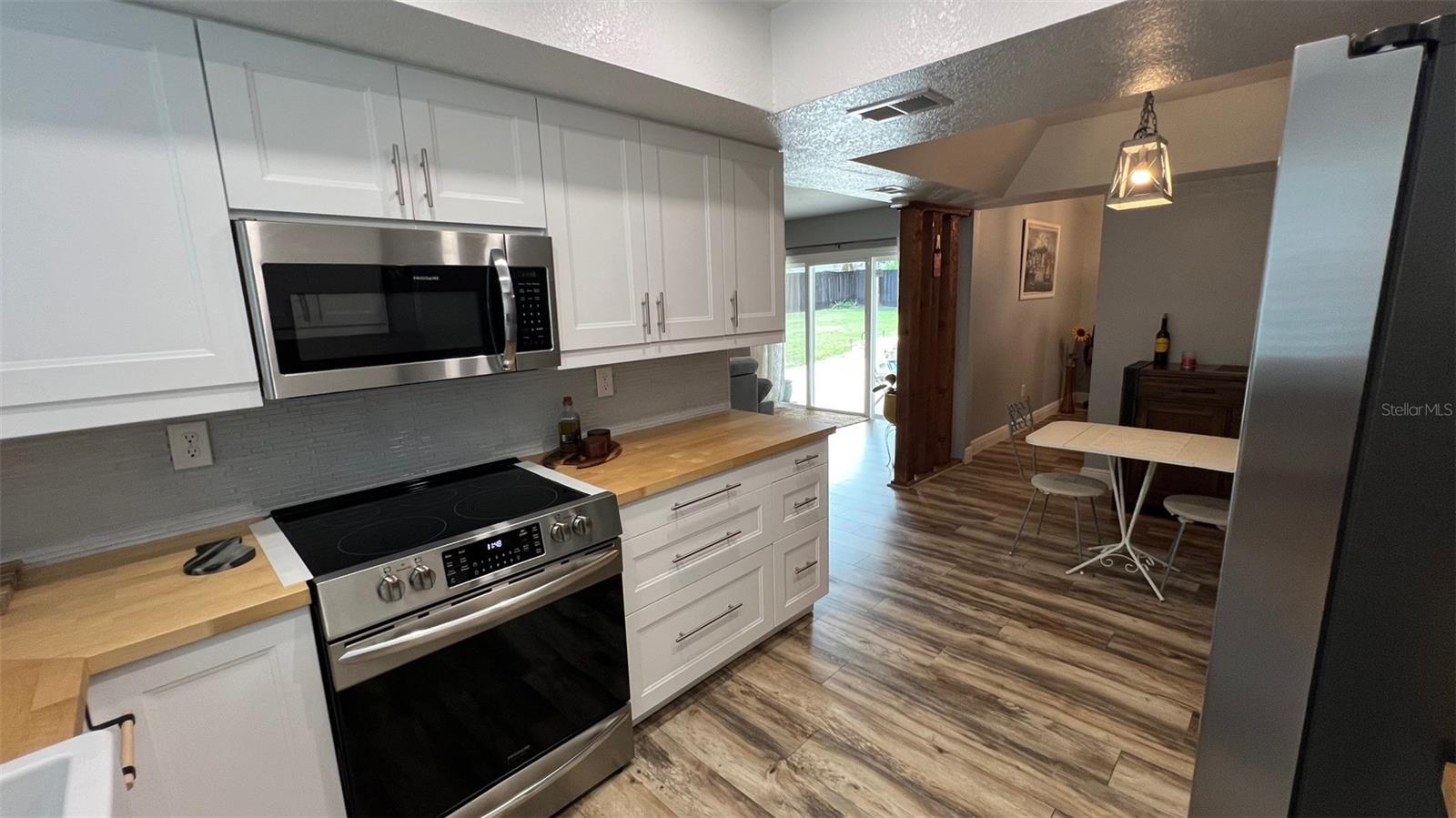VALENCIA WOOD ESTS 1ST ADD - Residential
