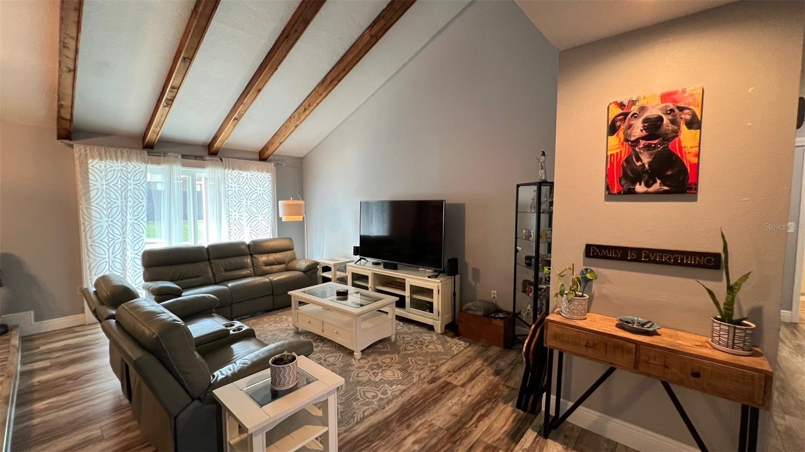 VALENCIA WOOD ESTS 1ST ADD - Residential
