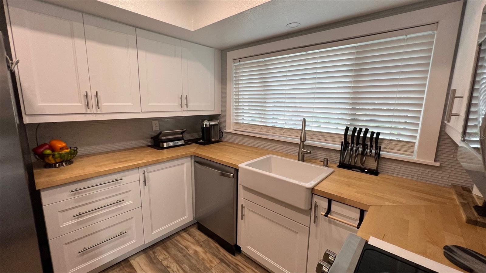 VALENCIA WOOD ESTS 1ST ADD - Residential