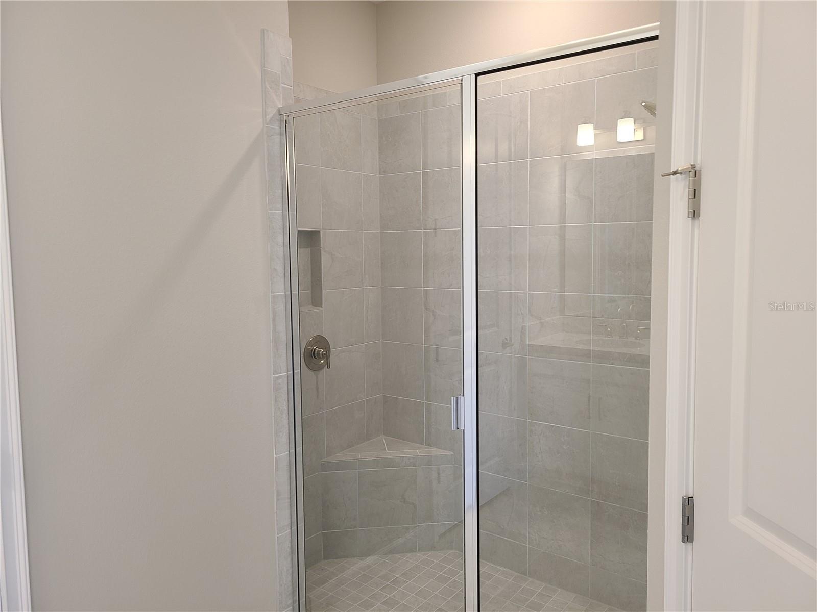 AZARIO ESPLANADE PH II SUBPH C-O - Residential Lease