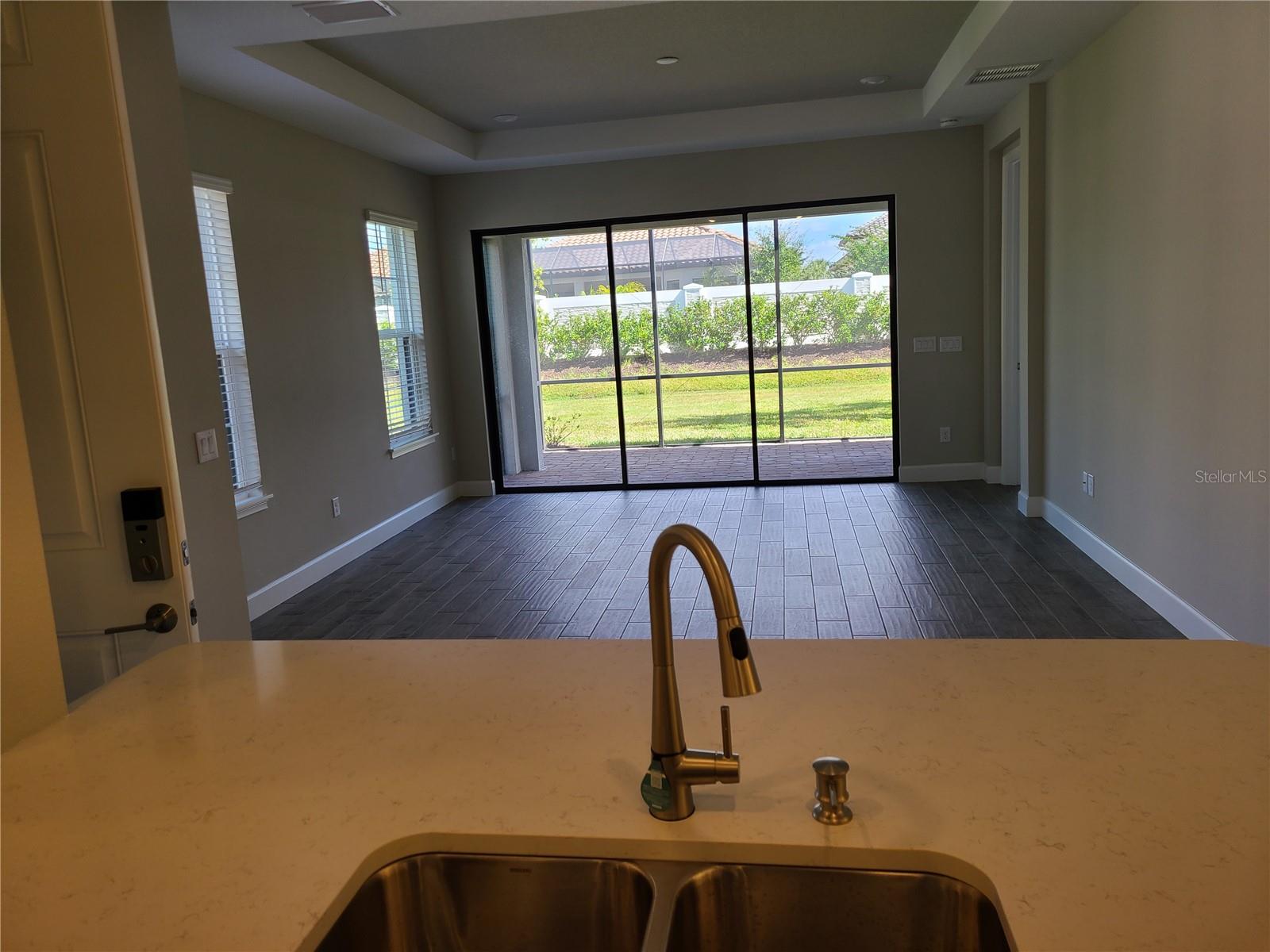 AZARIO ESPLANADE PH II SUBPH C-O - Residential Lease