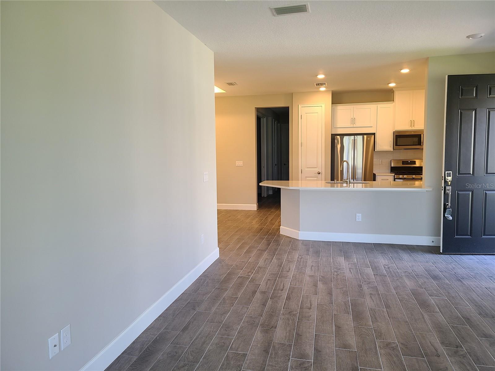 AZARIO ESPLANADE PH II SUBPH C-O - Residential Lease