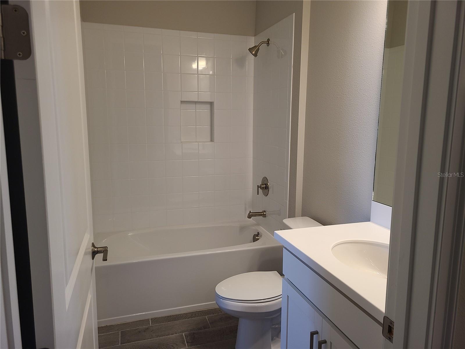 AZARIO ESPLANADE PH II SUBPH C-O - Residential Lease