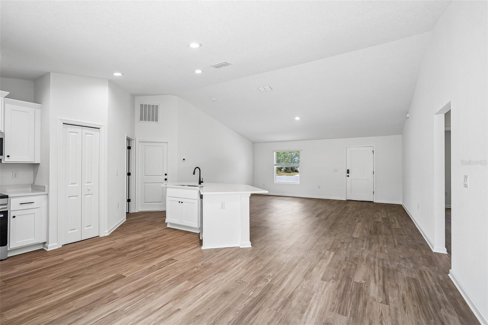 SILVER SPGS SHORES UN 21 - Residential