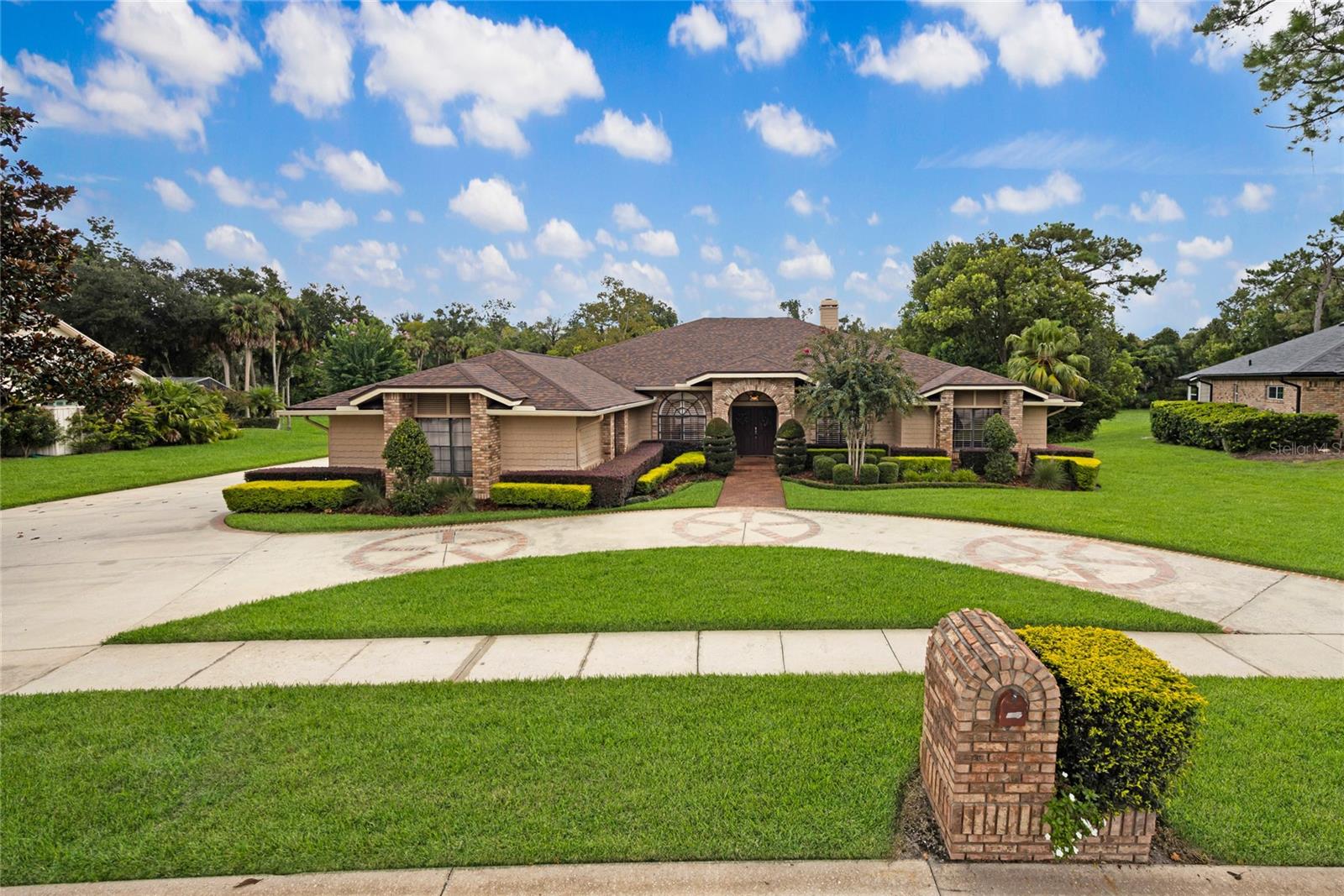 492 TIMBER RIDGE DRIVE