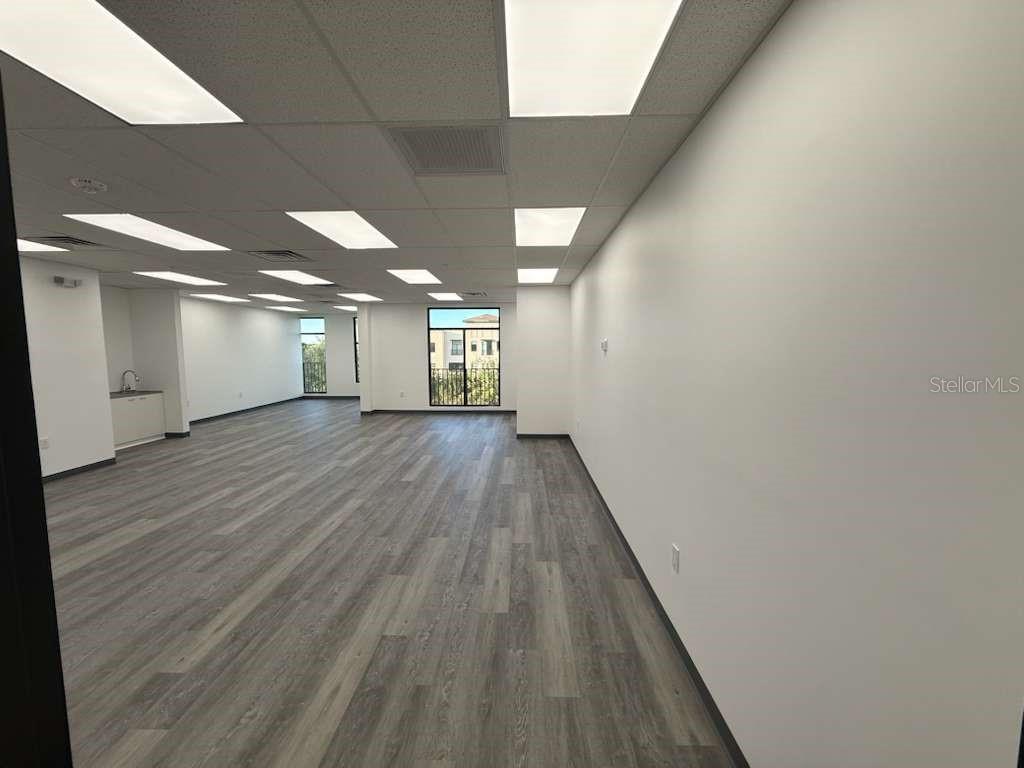 VILLAGE/HUNTERS CRK BLDG O - Commercial Lease