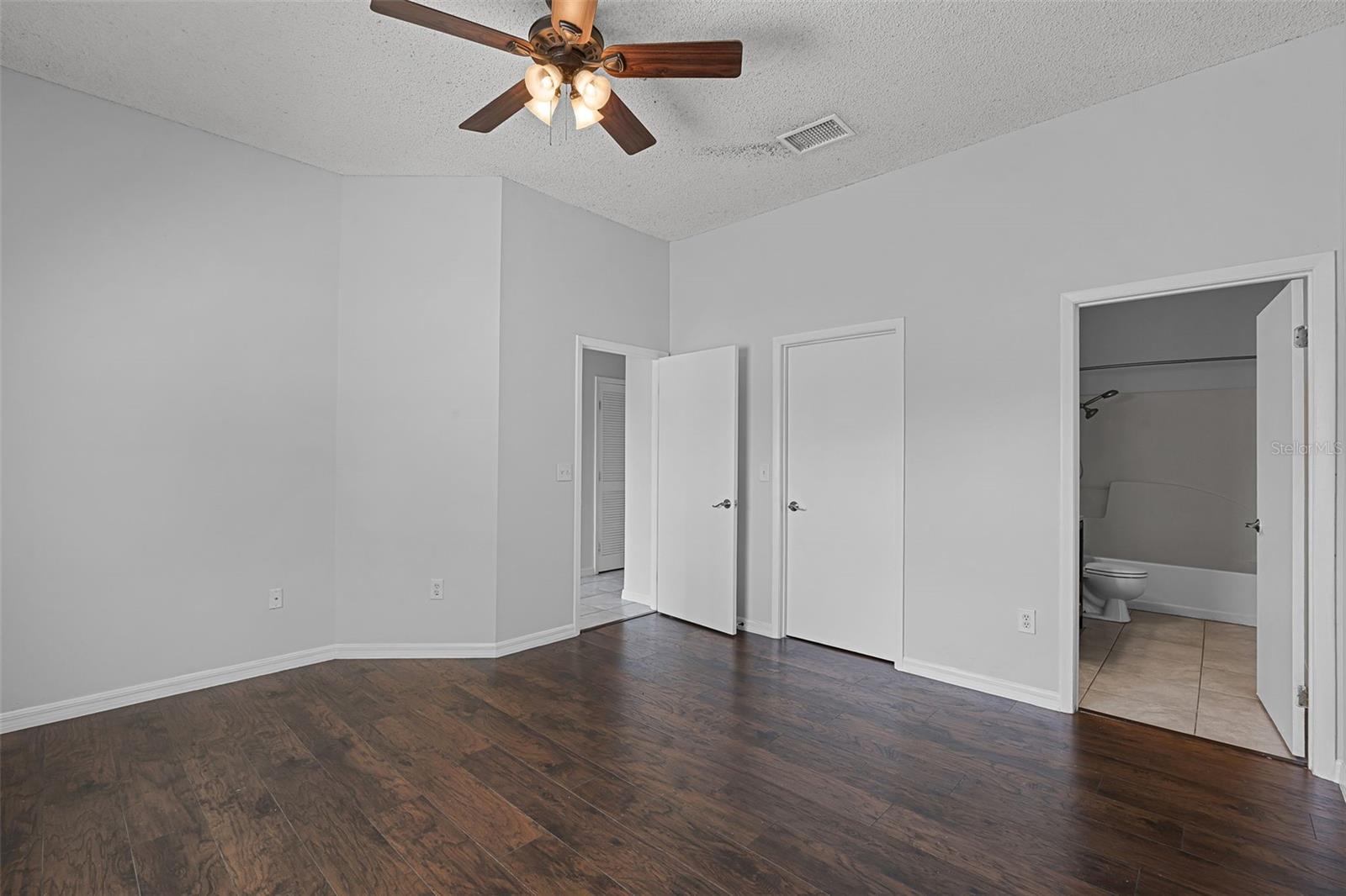 HUNTERS RESERVE - Residential