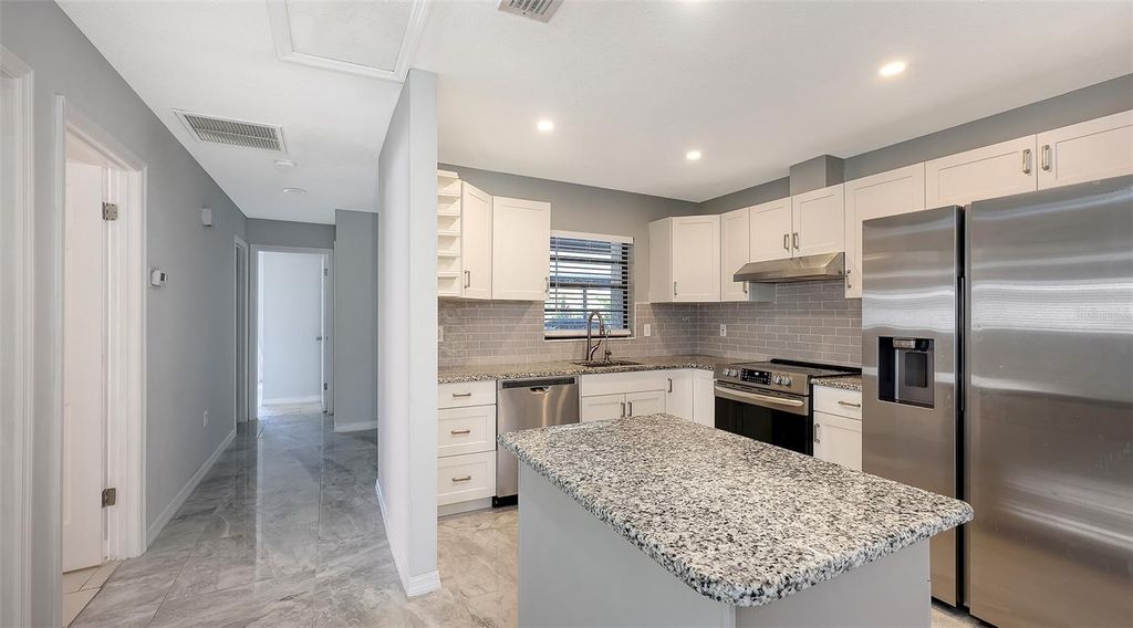 Photo of 1716 Lakeside Drive #1714B, Venice, FL 34293 (MLS # N6141146)