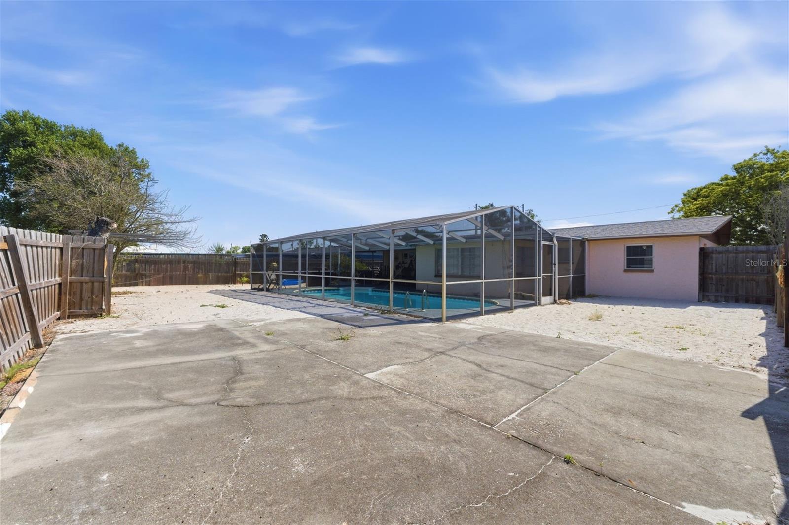 HOLIDAY HILL - Residential