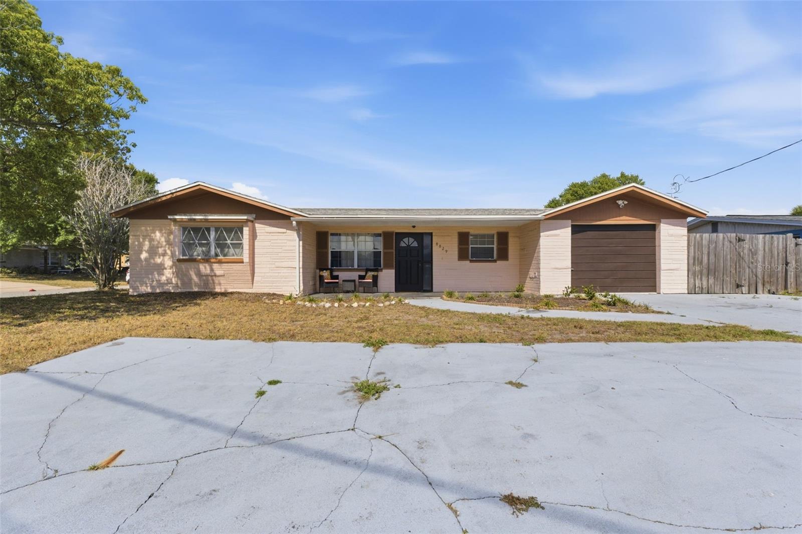 HOLIDAY HILL - Residential