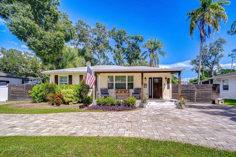 Photo of 1013 W Berry Avenue, Tampa, FL 33603 (MLS # TB8434125)