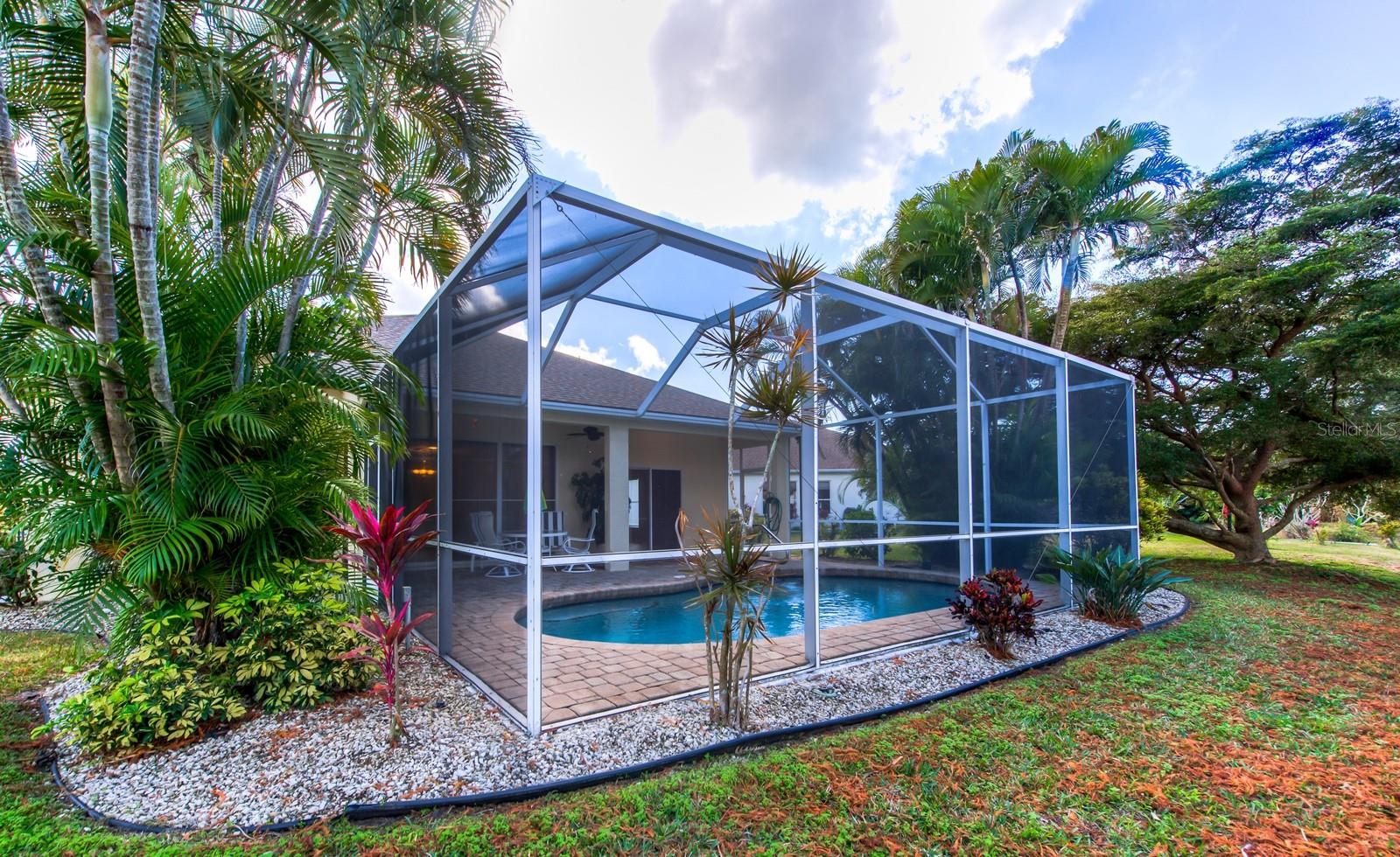 WOODMERE LAKES - Residential