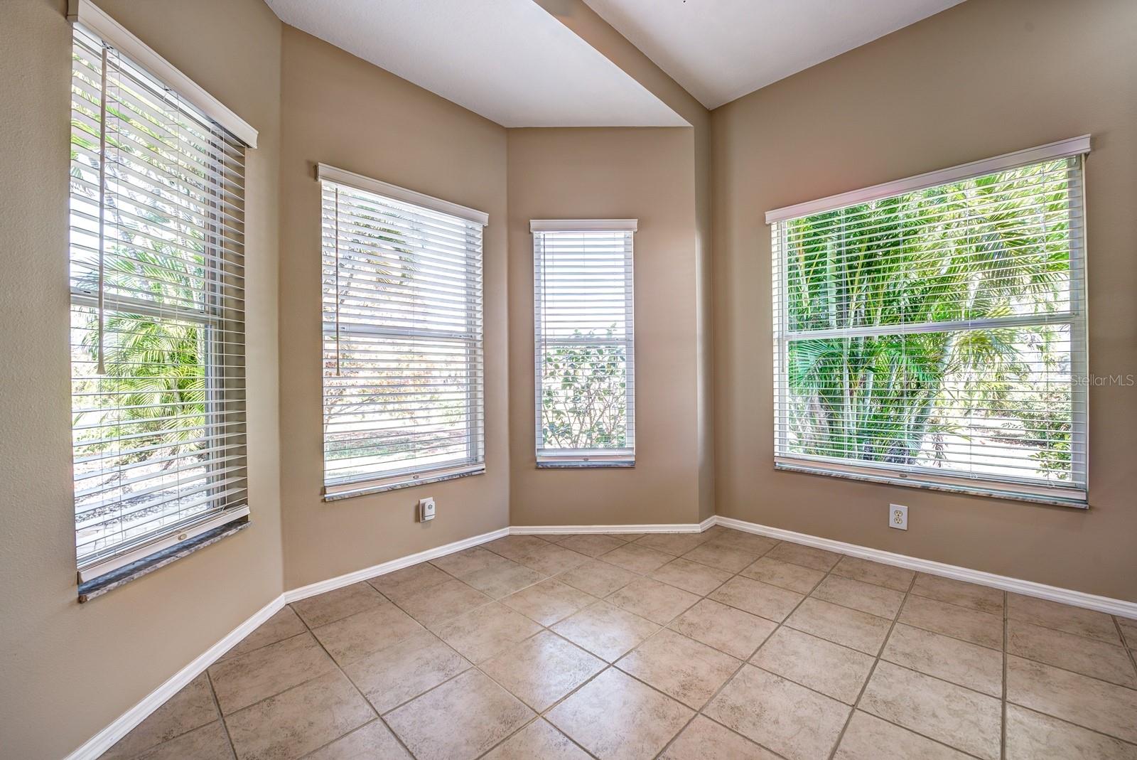 WOODMERE LAKES - Residential