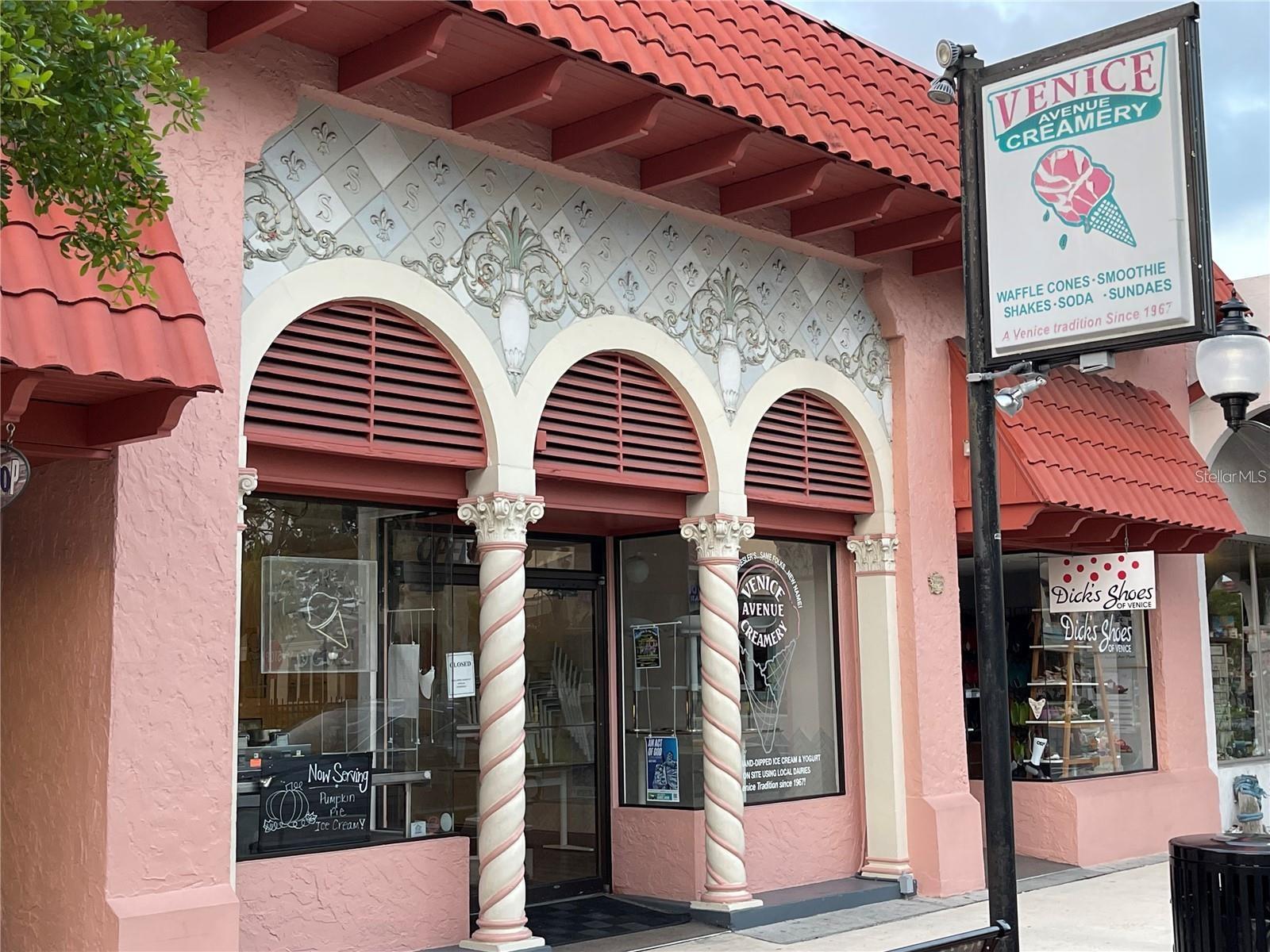 WOODMERE LAKES - Residential