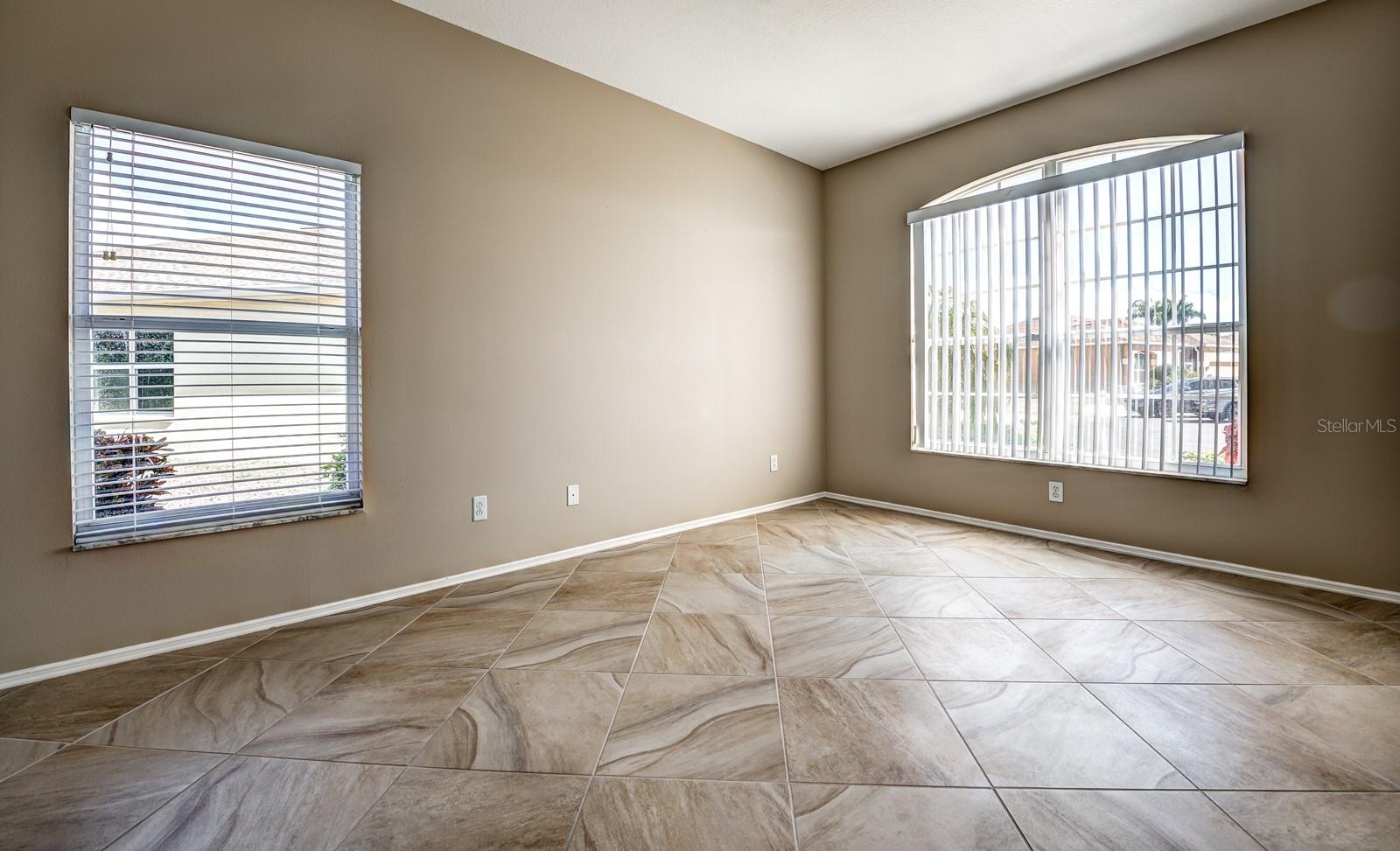 WOODMERE LAKES - Residential