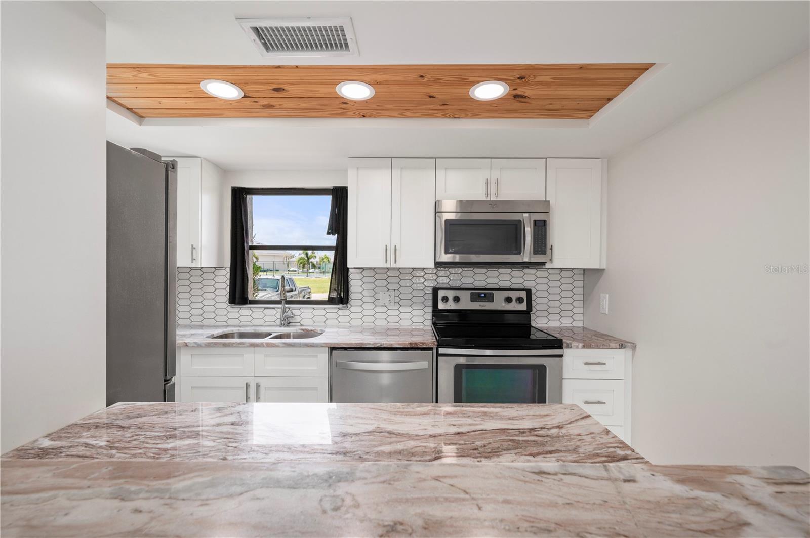 WHITE IBIS - Residential