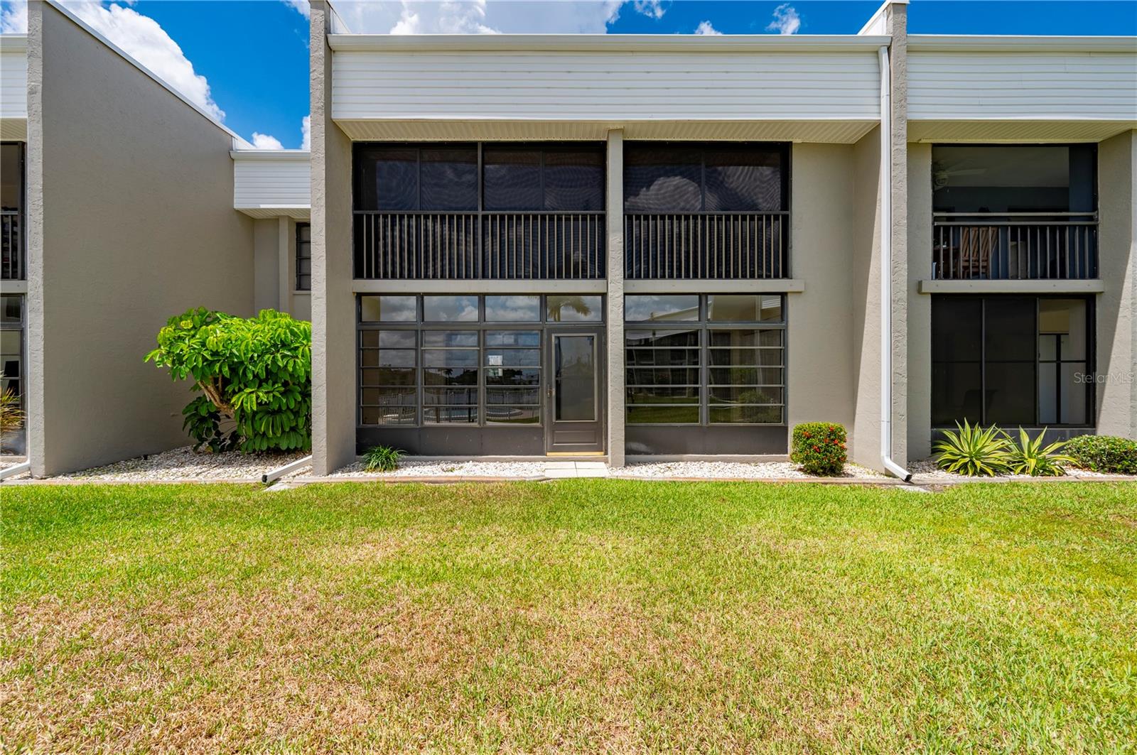WHITE IBIS - Residential